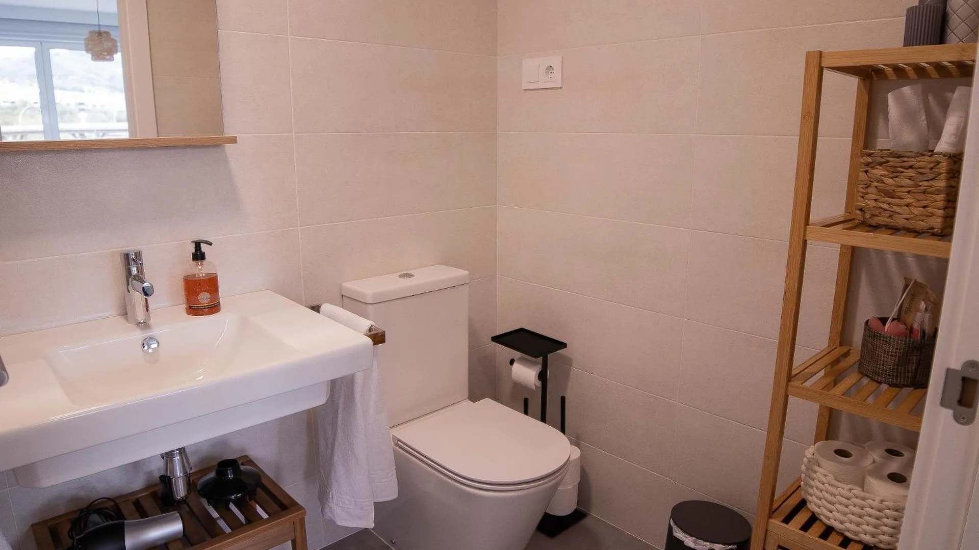 Fee4Me Bilbao, Style And Comfort 0*, Bilbao Spanien